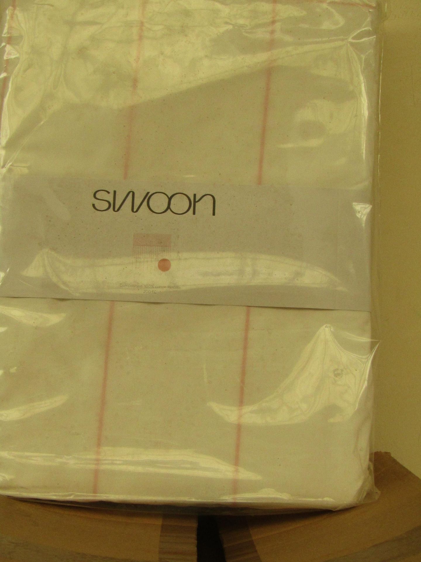 |1x SWOON BOOLE PINK KING SIZE DUVET SET THAT INCLUDE DUVET COVER AND 2 MATCHING PILLOW CASES |