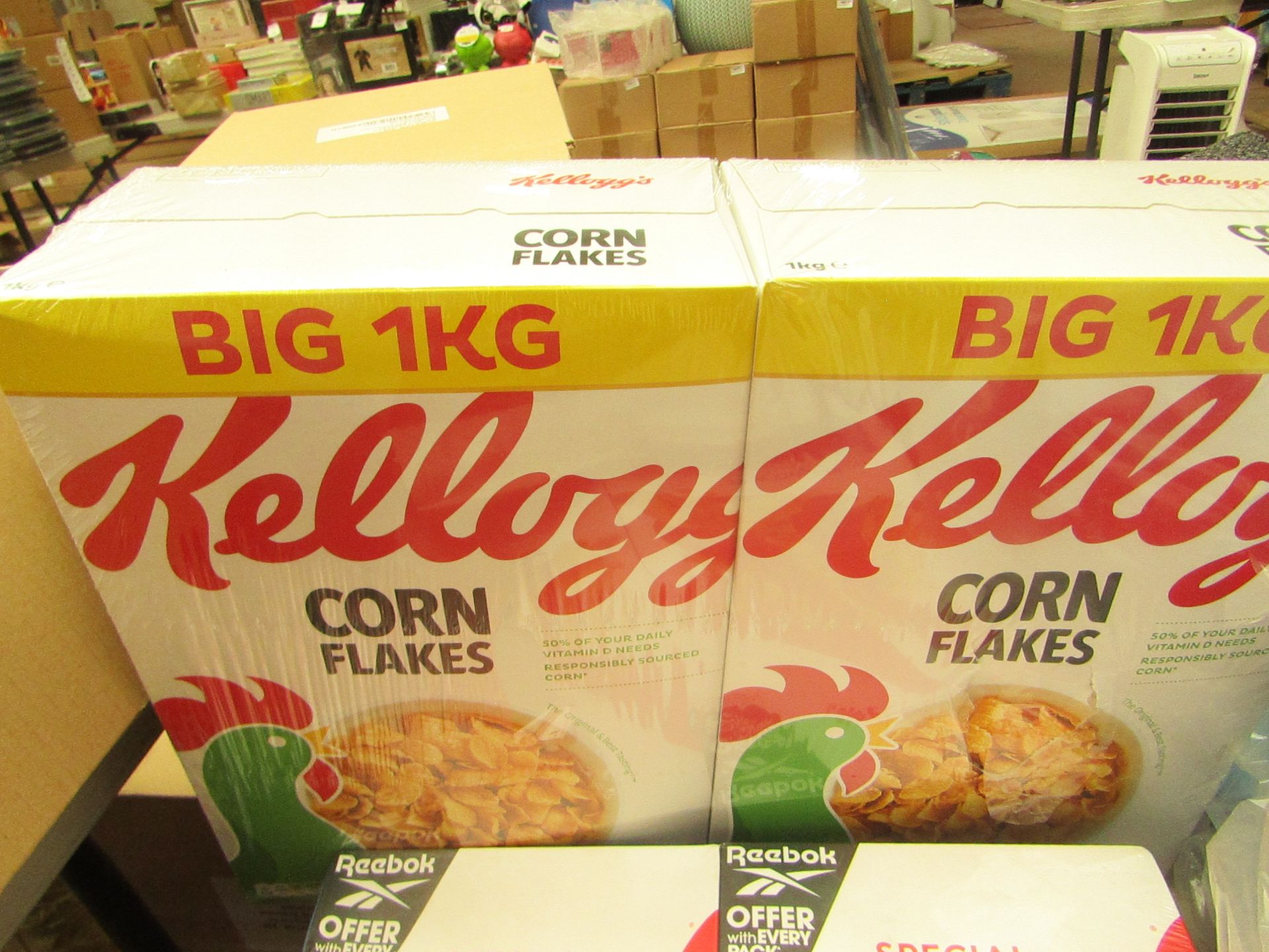 2 x 1kg Kellogs Corn Flakes. BB 24/4/20