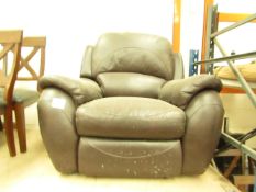 La Z Boy leather manual recling arm chair, the mechainsm is working, there are spots of wear showing