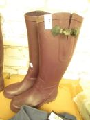 Aigle Size 35 Wellies. Need a wwipe but unused