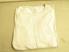 5 x Nizzin Size Large Thin Ladies Sweaters. New & Packaged