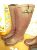 Aigle Size 35 Wellies. Need a wwipe but unused