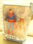 2 x Icons Superman Figures. Box is slightly damaged but item is fine. New & boxed