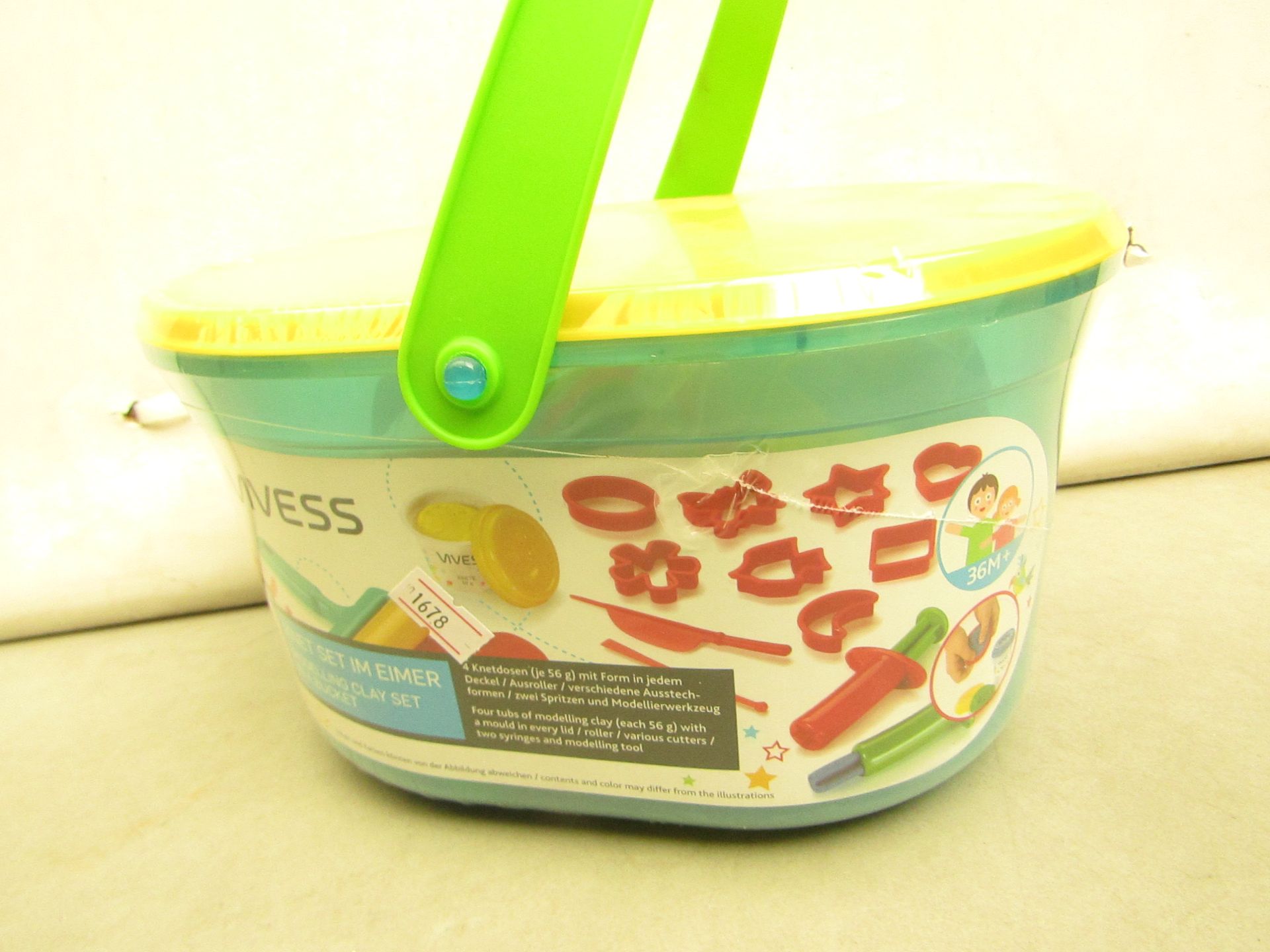 Vivess Modelling Clay set in a Bucket. New in Sealed Tubs.