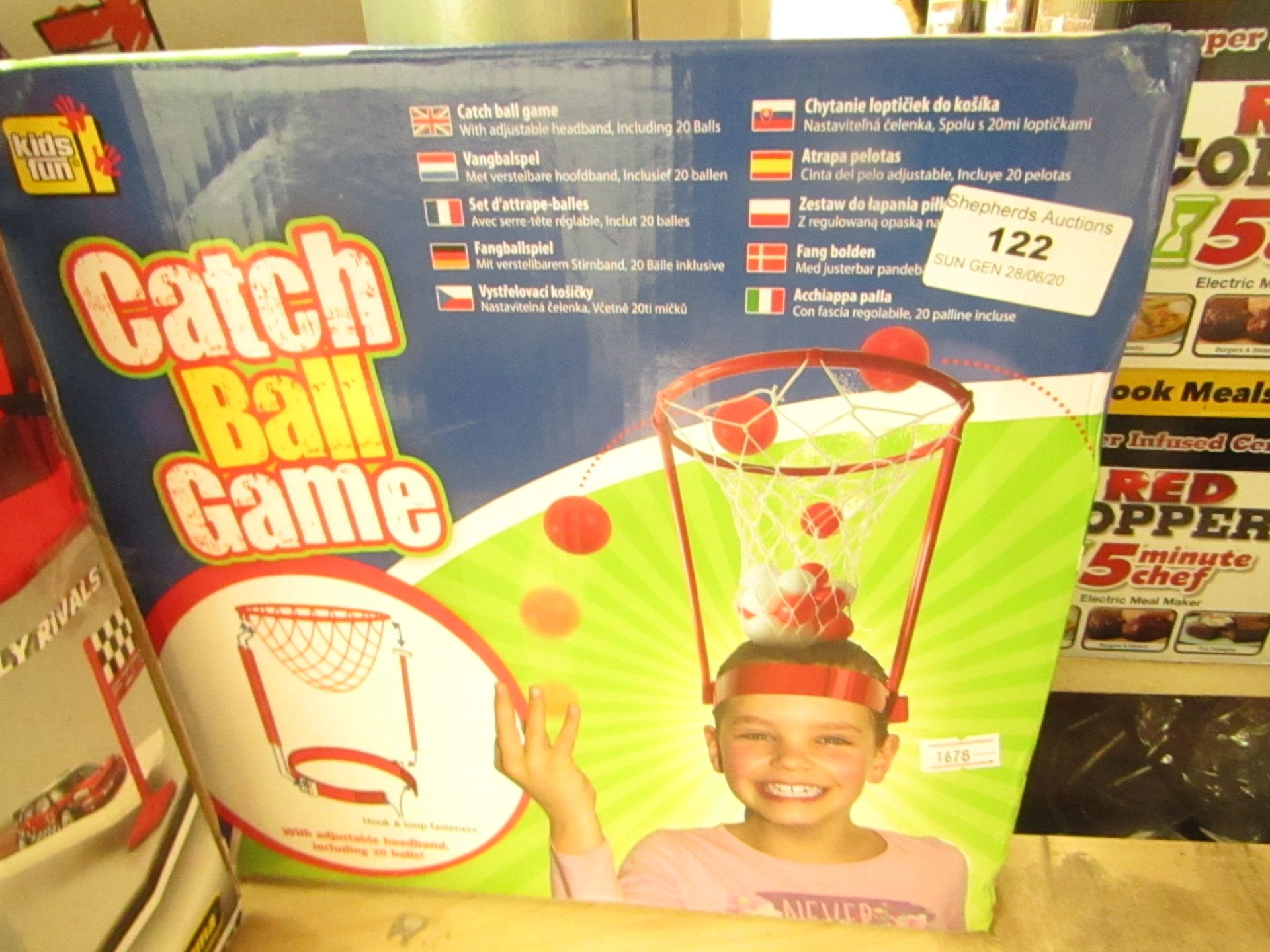 Kids Fun Catch ball Game. New & Boxed