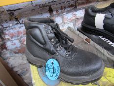 Globe Trotter steel toe cap boots, new, size 3