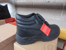 Centek Black Steel Toe Cap Boot size 11 new & boxed