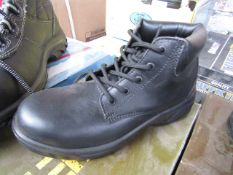 Beaver Steel toe cap Boots, new size 3.