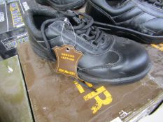 Beaver Steel toe cap shoes, new size 5.