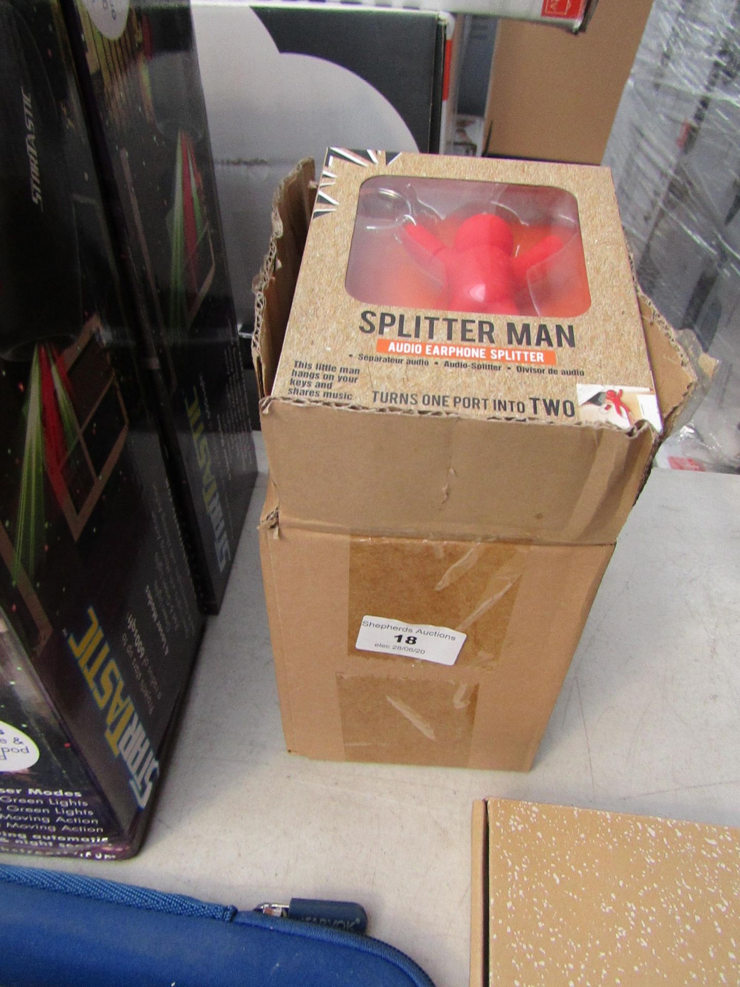 6x Splitter Man AUX cable splitter, new and boxed.