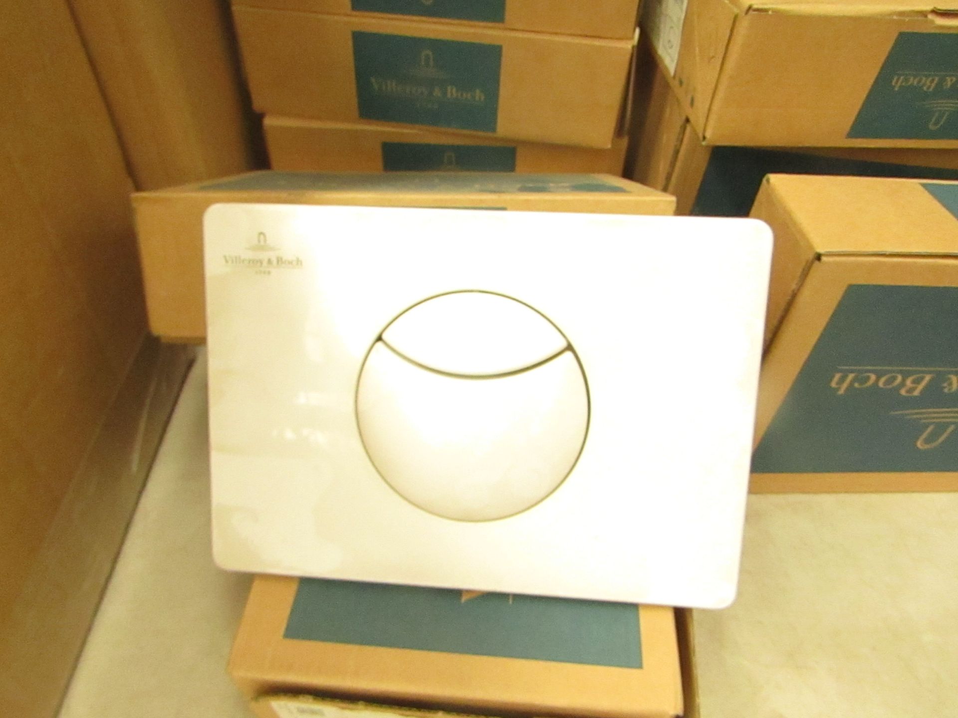 Villeroy and Boch flush plate, new and boxed.