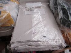 Harlequin superking 300 Thread count duvet set with four oxford pillowcases, unchecked and in