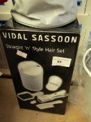 Vidal Sassoon Striaght n Style Hair Set new & packaged