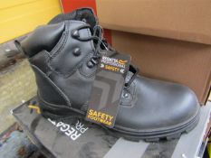 Regatta Crumpsall steel toe cap Professional Safety Boots, new and boxed, Size 7