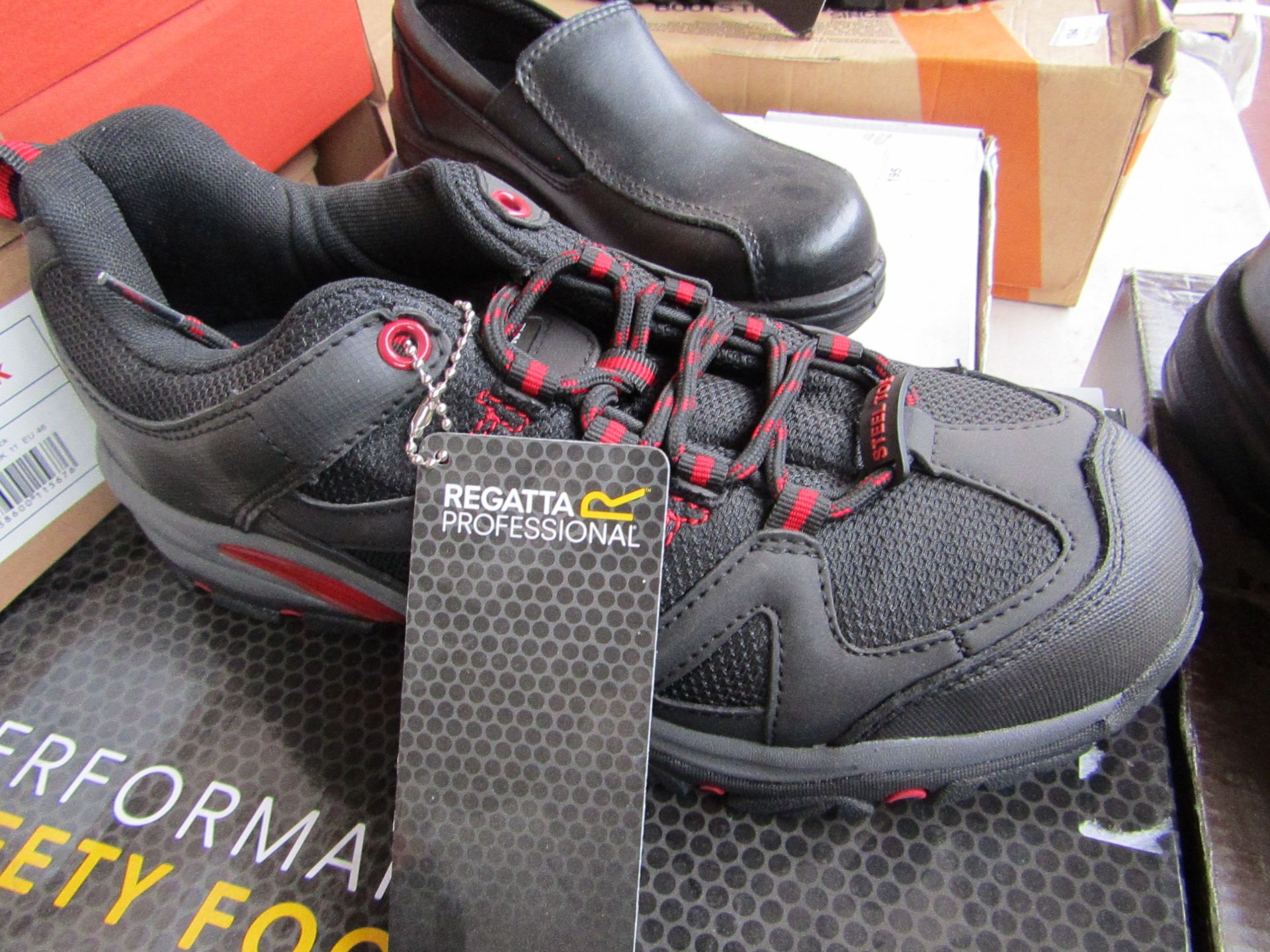 Regatta Professional steel toes cap safety trainers, new size 7