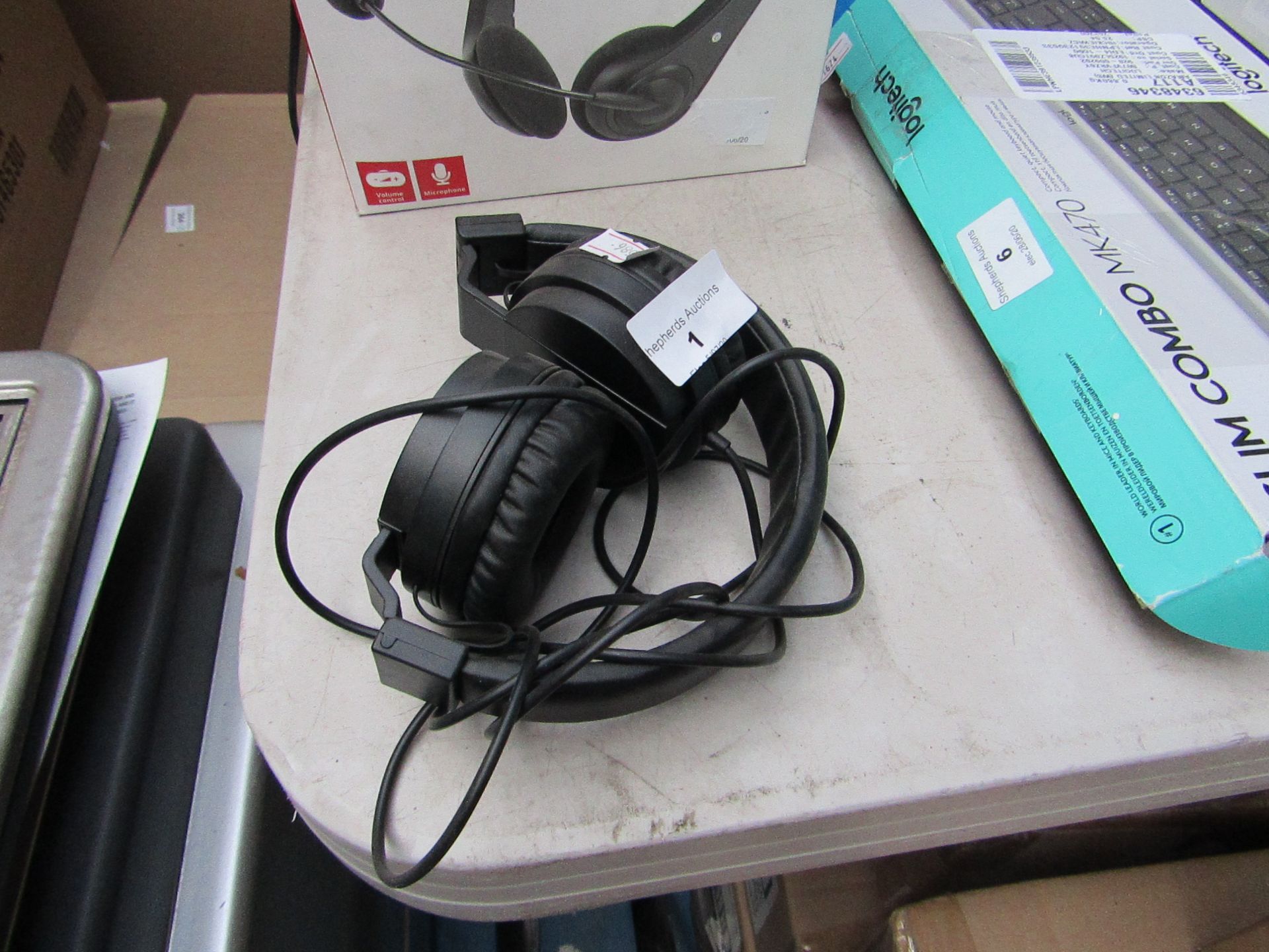 Unbranded headphones un tested