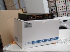 5x Cop Security 15-HS102TR-U 1 x 2 HDMI splitter / repeater, tested working and boxed.