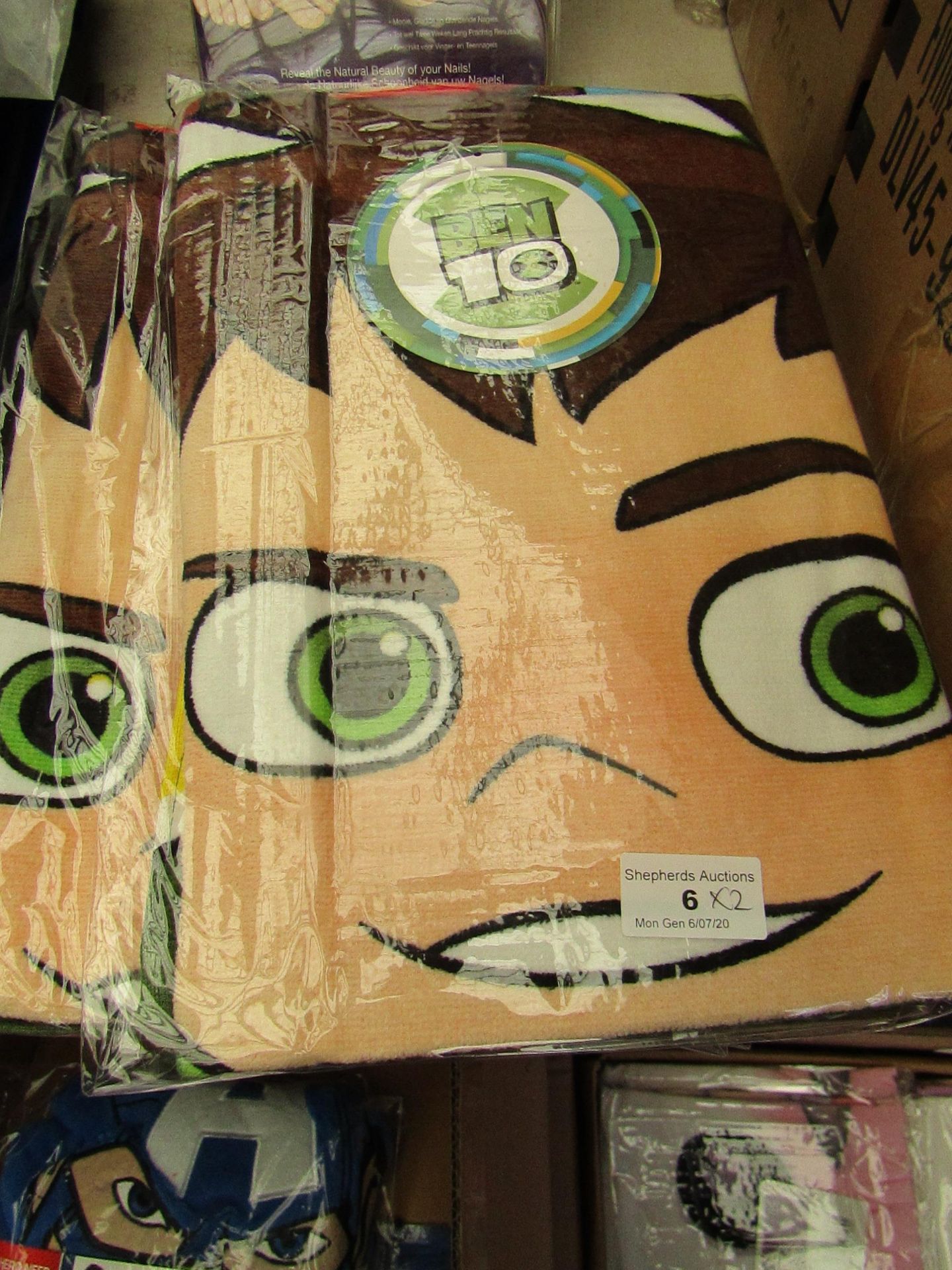 2 x Ben 10 Printed Towels. New & packaged