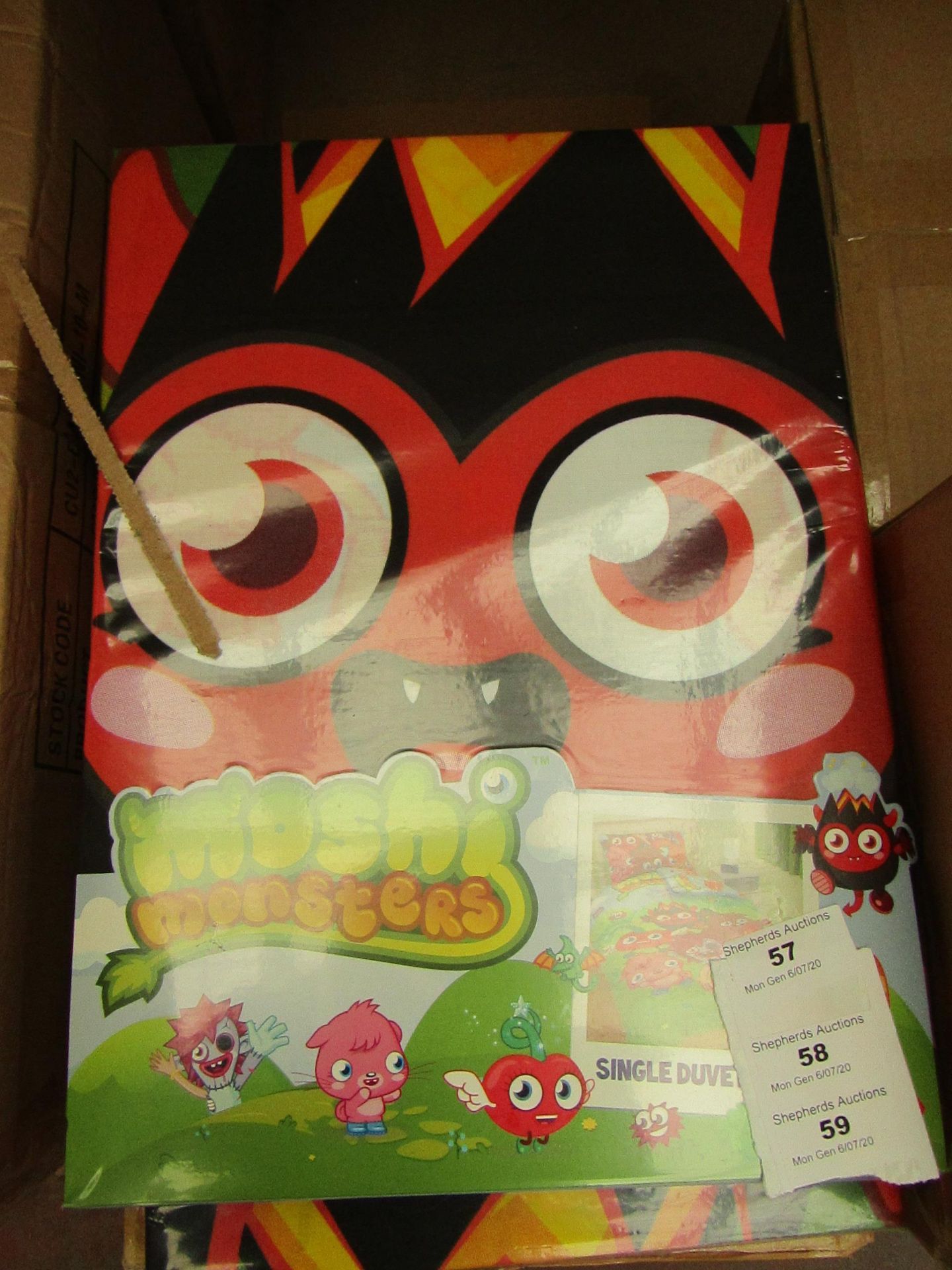 1 x Moshi Monsters Single Duvet Set. New & packaged