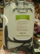 Skerito 3 Piece Chopping Board Set with Peeler & Scissors. New & Packaged