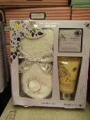 1 x Baylis & Harding Skin Spa Set new & packaged