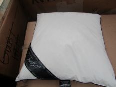 | 1X | FEATHER NIGHTS 50X50CM DUCK FEATHER CUSHION INNER | NEW |