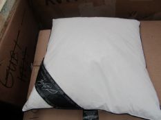 | 1X | FEATHER NIGHTS 50X50CM DUCK FEATHER CUSHION INNER | NEW |