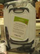 Skerito 3 piece chopping board sets, includes 3 chopping boards, a peeler and a pair of scissors,