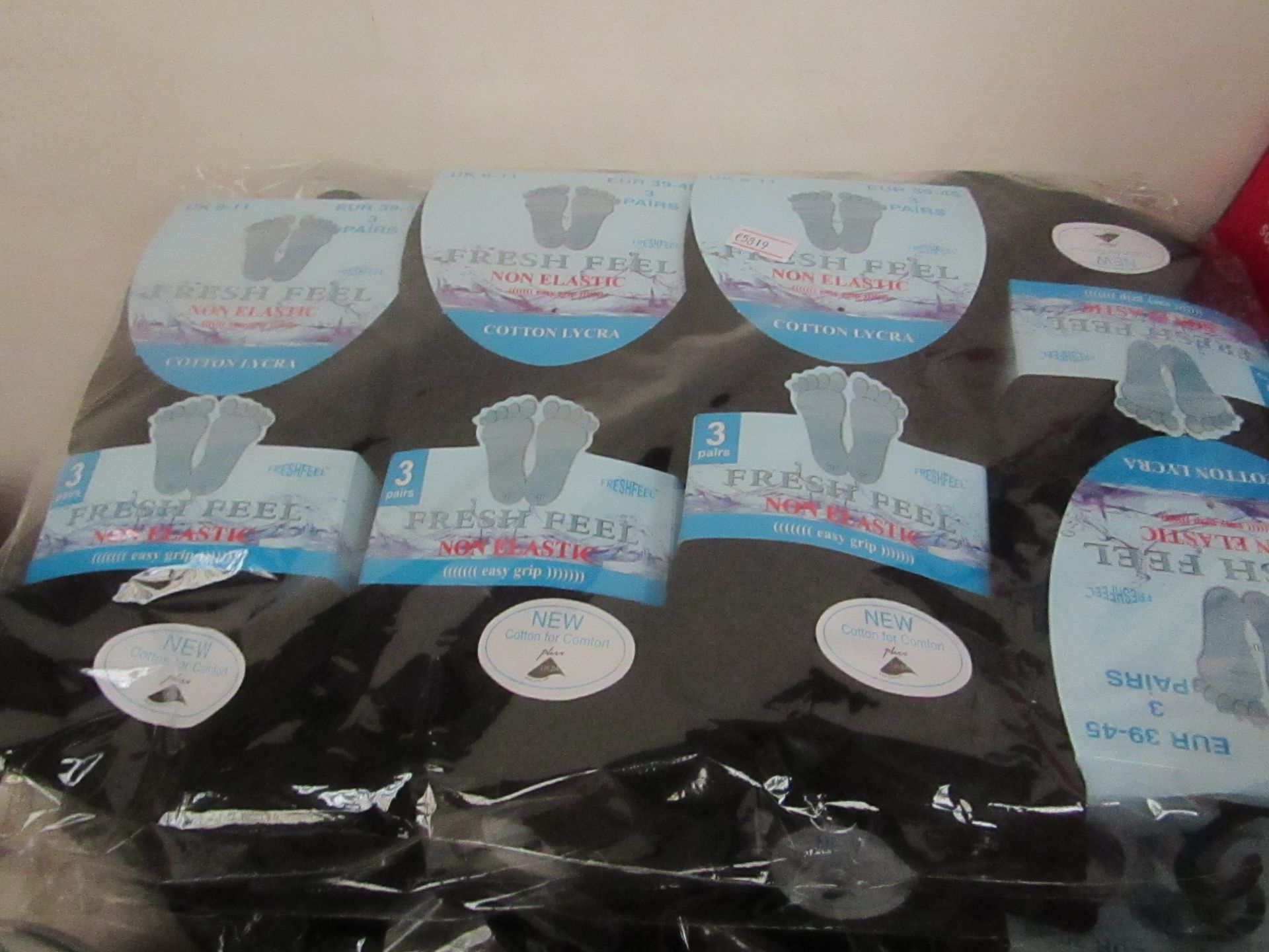 12x Pairs of Fresh Feel non-elastic socks, size Eur 39-45, new and packaged. - Image 2 of 2