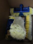 5x Various brush cleaning heads, unchecked.