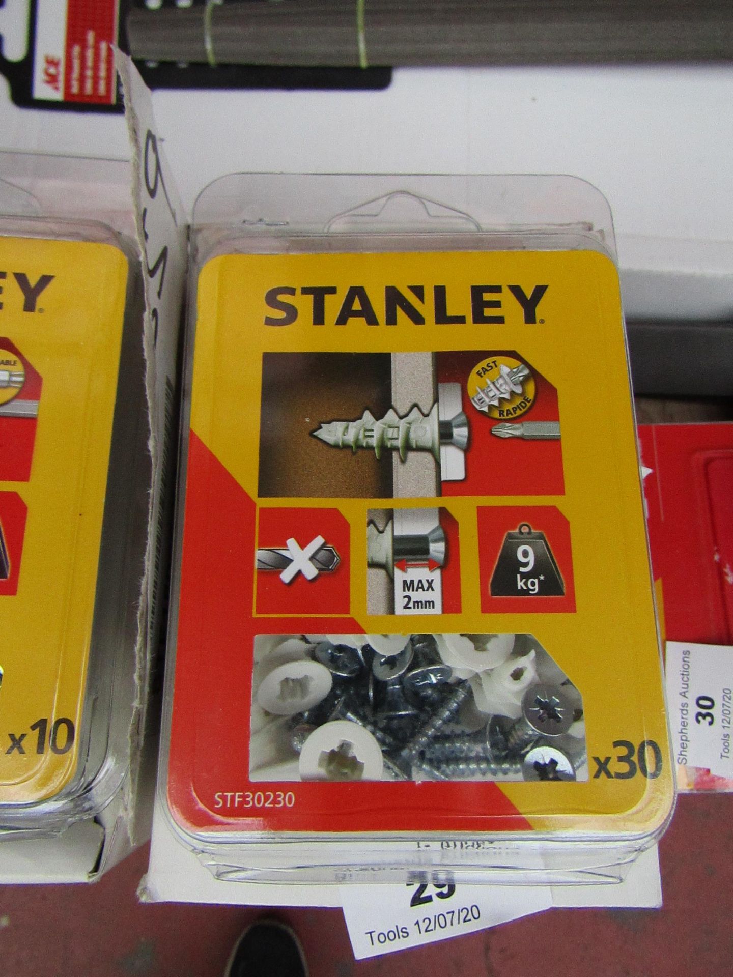 5x packs of 10 Stanley plaster board fixings, new