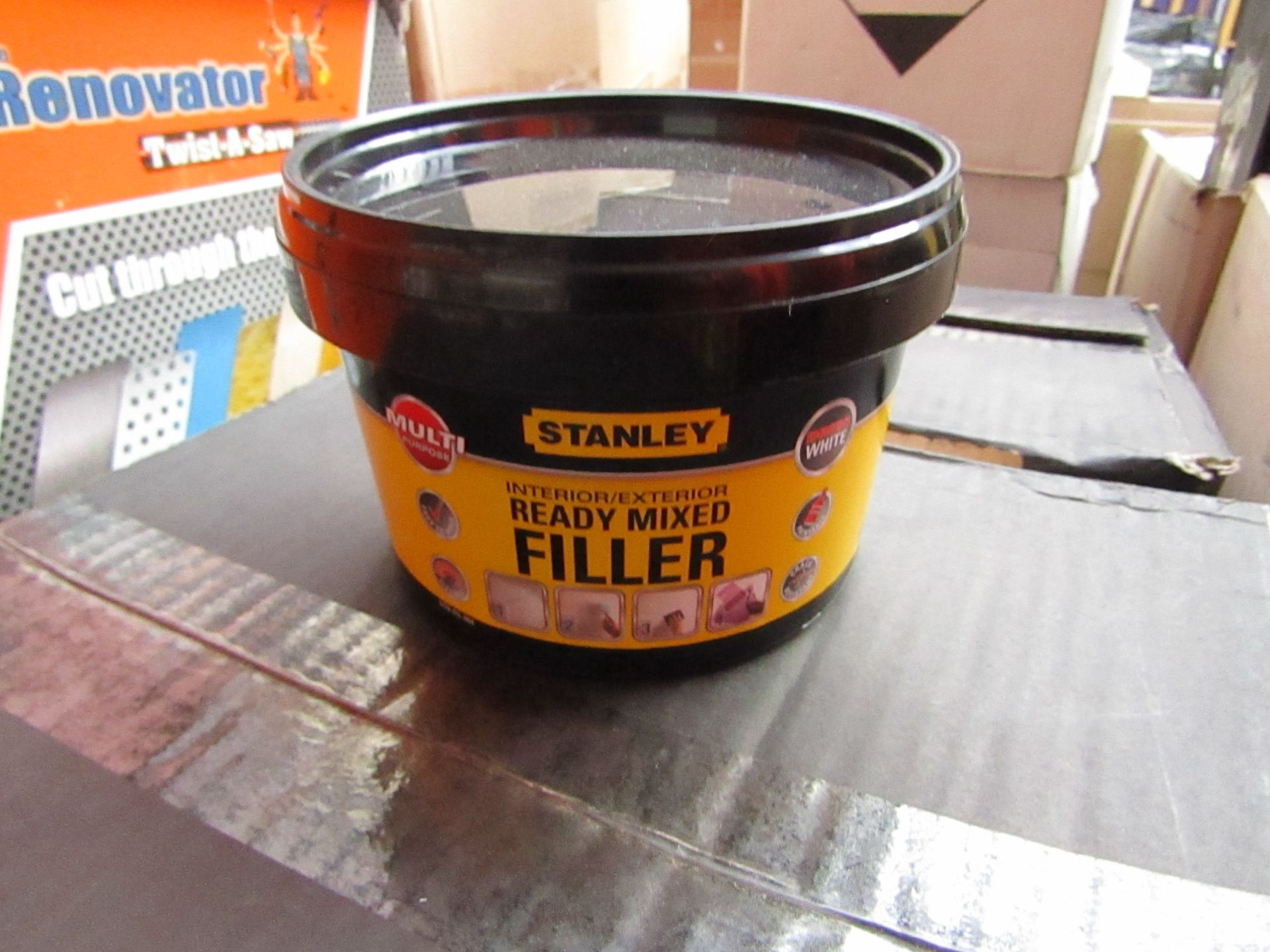 6x 600g tubs of Stanley Multi Purpose ready Mixed Interor and Exterior filler, new