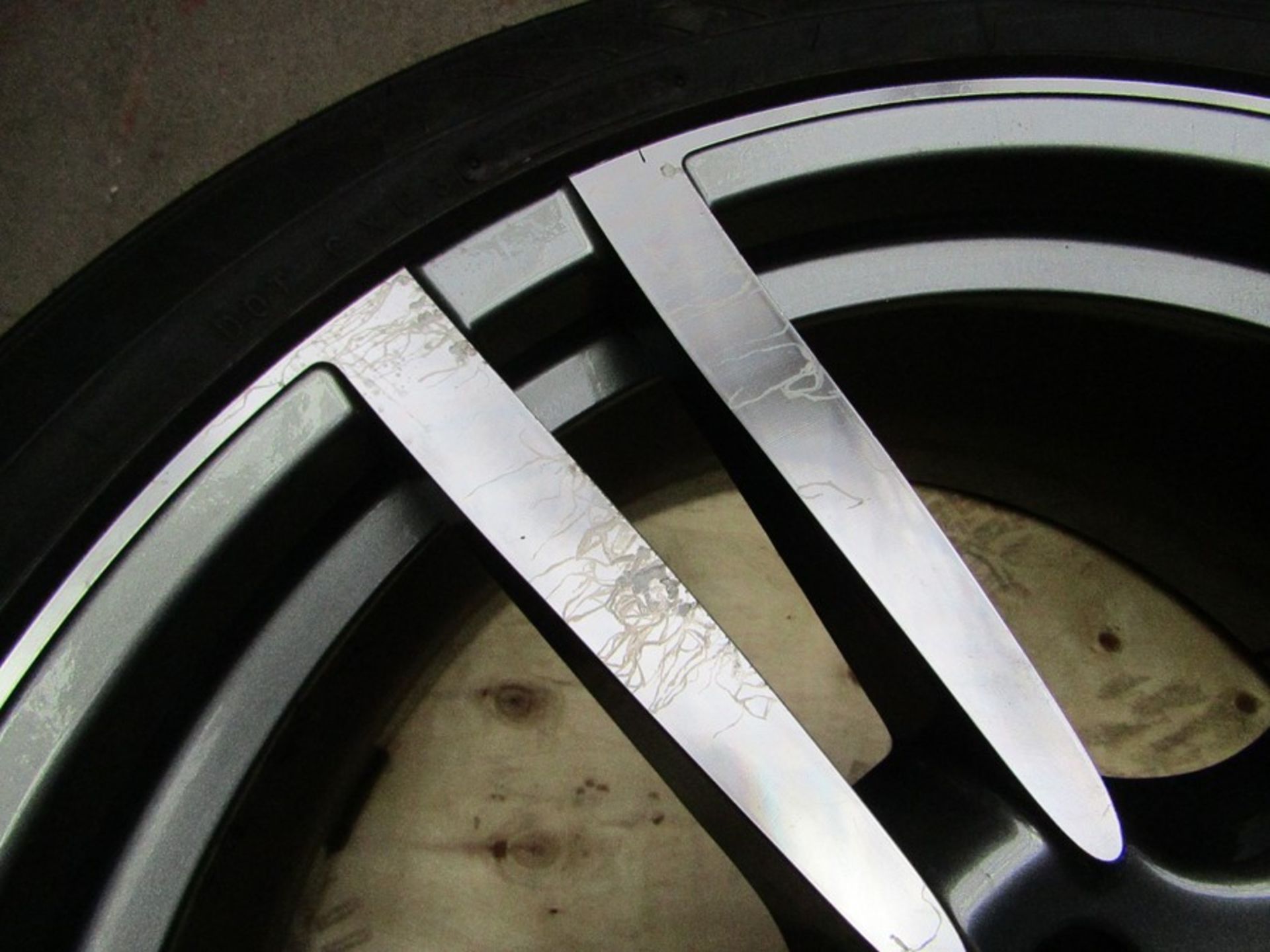 Set of 4 Porsche Cayenne Turbo 21" Alloy Wheels all With 285/35/R22 tyres on them, the tyres vary in - Image 3 of 13