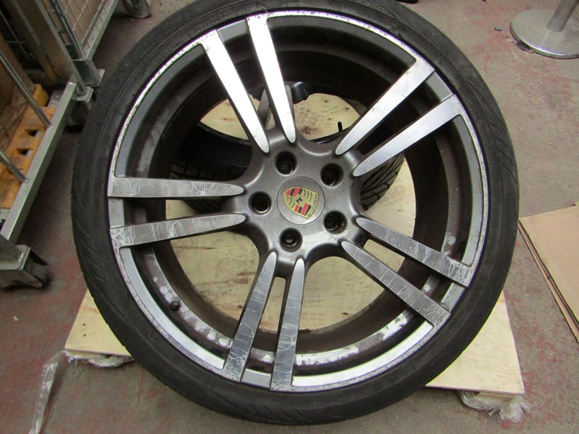 Set of 4 Porsche Cayenne Turbo 21" Alloy Wheels all With 285/35/R22 tyres on them, the tyres vary in - Image 2 of 13