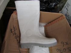 Pair of White steel toe cap wellies, new size 3
