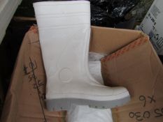 Pair of White steel toe cap wellies, new size 3