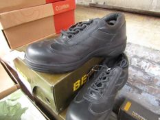 Beaver Steel toe cap Boots, new size 7.
