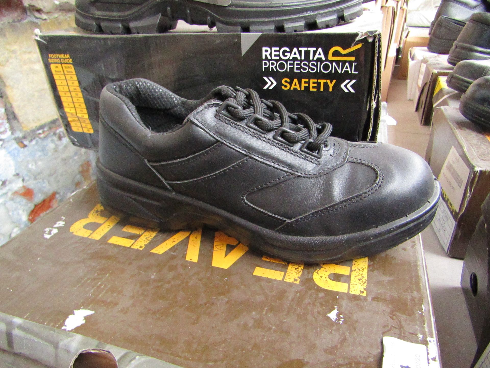 Beaver Steel toe cap shoes, new size 5.