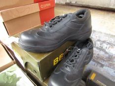 Beaver Steel toe cap Boots, new size 7.