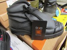 Goliath Foundry steel toe cap safety boots, new and boxed, size 11