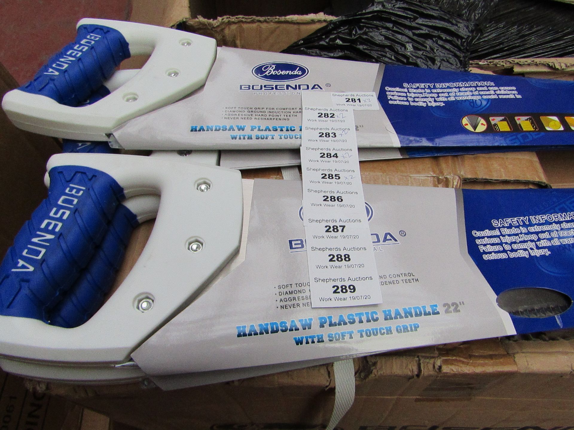 Bosenda - Handsaw plastic handle 22" - New and Packaged.