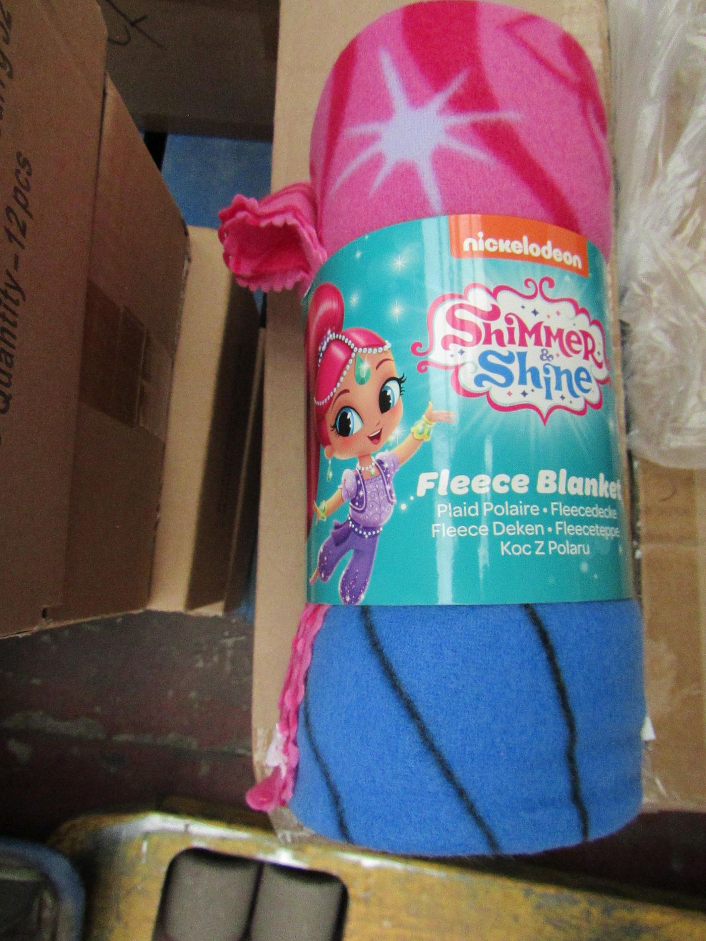 Simmer and Shine fleece blanket, new and packaged.