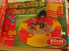 Inter-locking sand pit (85cm) - Boxed.
