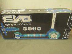 Evo Light up Move & Groove Blue Scooter. Looks New but unchecked
