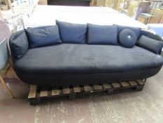 | 1X | MOOOI BART DAYBED ABBRACCI IN BLACK, APPROX 2.4MTRS LONG, PLEASE DO NOT BID IF YOU HAVE NOT