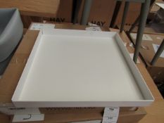 | 1X | E15 CM04 SQUARE TRAY SIGNAL WHITE | LOOKS UNUSED (NO GUARANTEE), BOXED | RRP £299.04 |