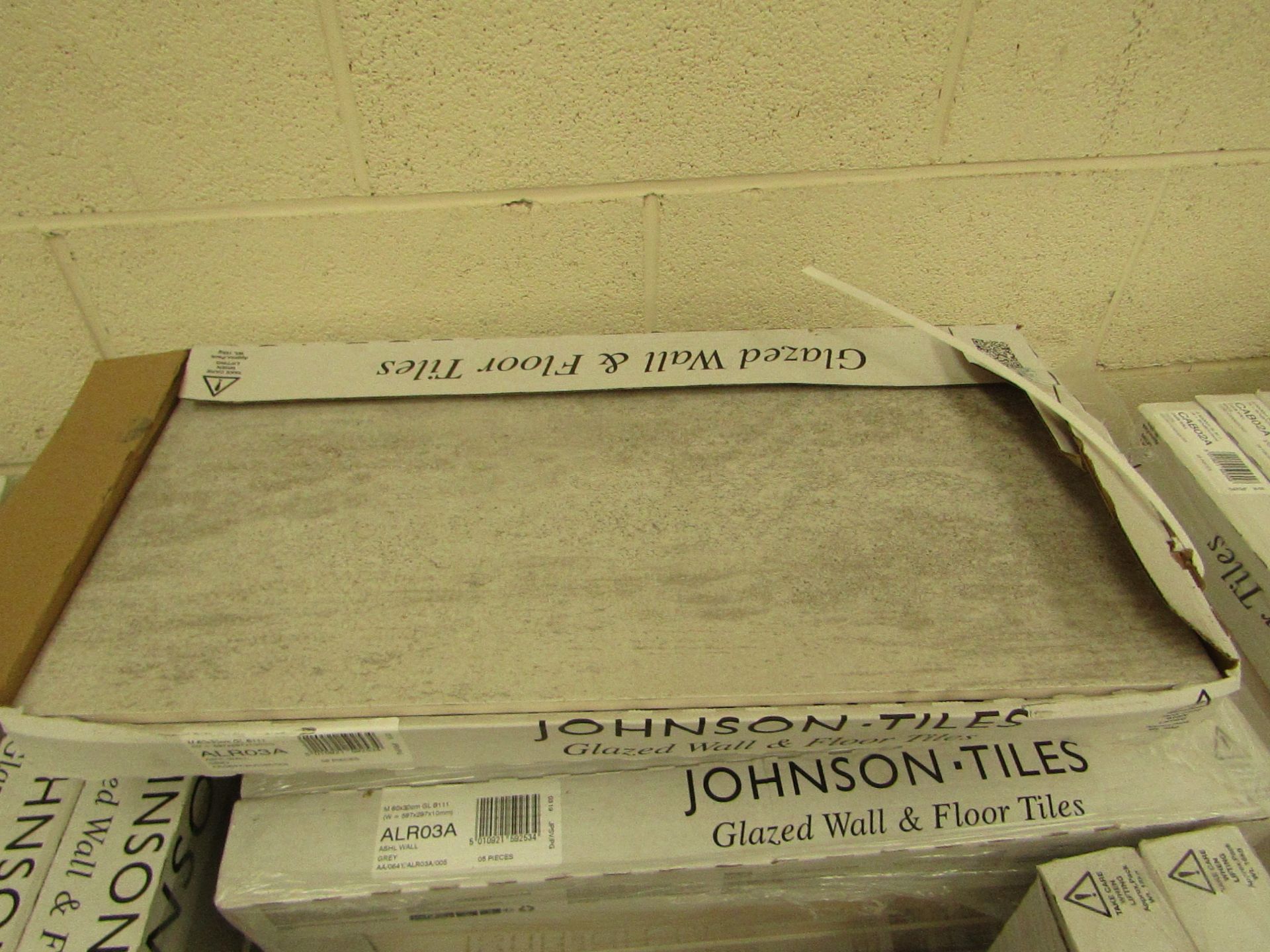 10x Packs of 5 Ashlar Crafted Grey Textured 300x600 wall and Floor Tiles By Johnsons, New, the