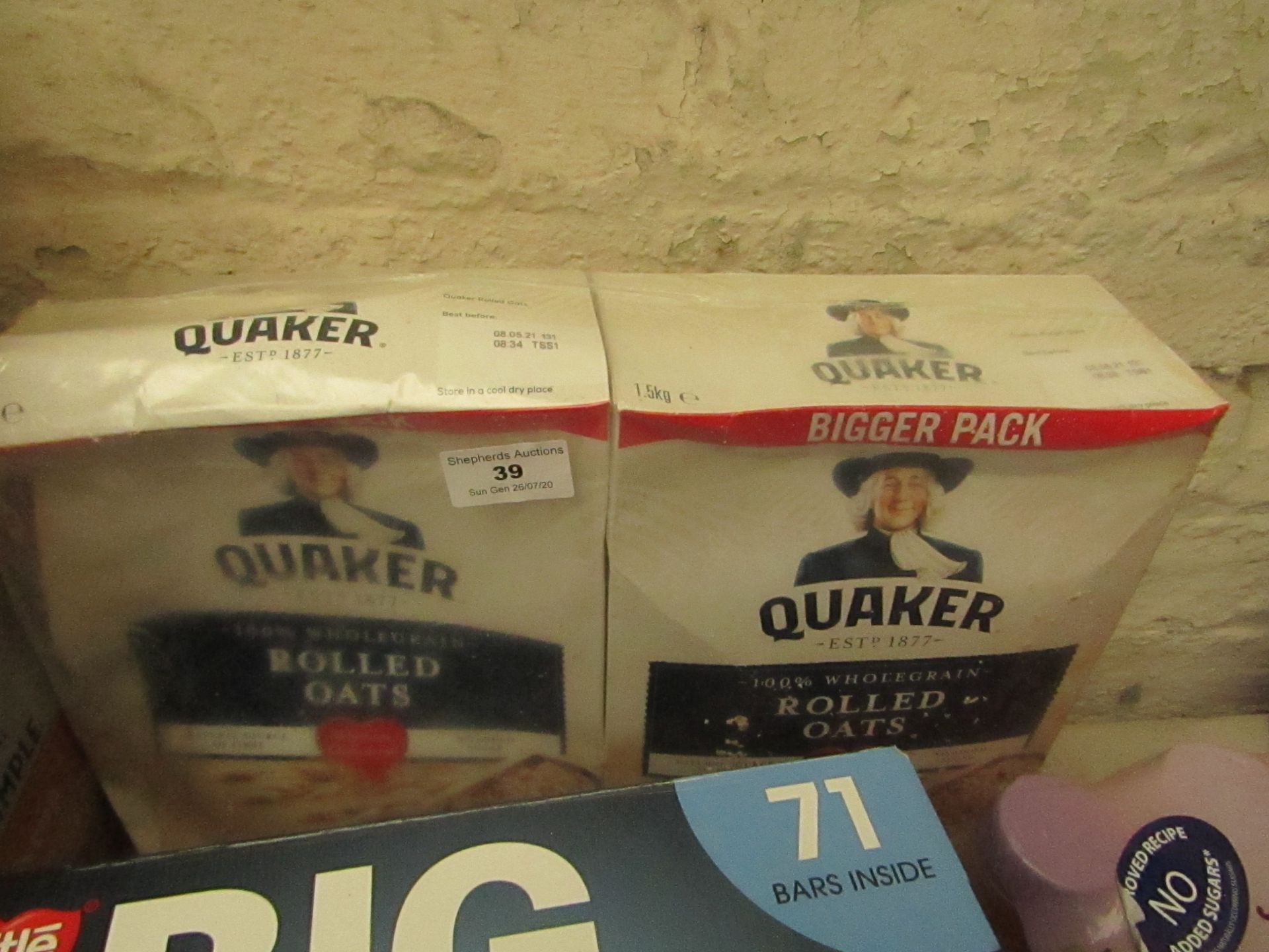 2 X Boxes of Quaker Rolled Oats , 1.5 KG boxes 1 box has split BBE 05/2021