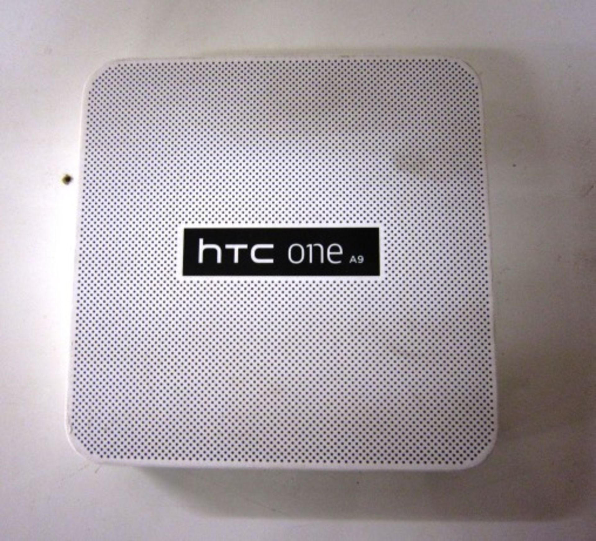 HTC One A9 Smart mobile phone 16GB comes in original packaging with European charging plug RRP £ - Image 2 of 3