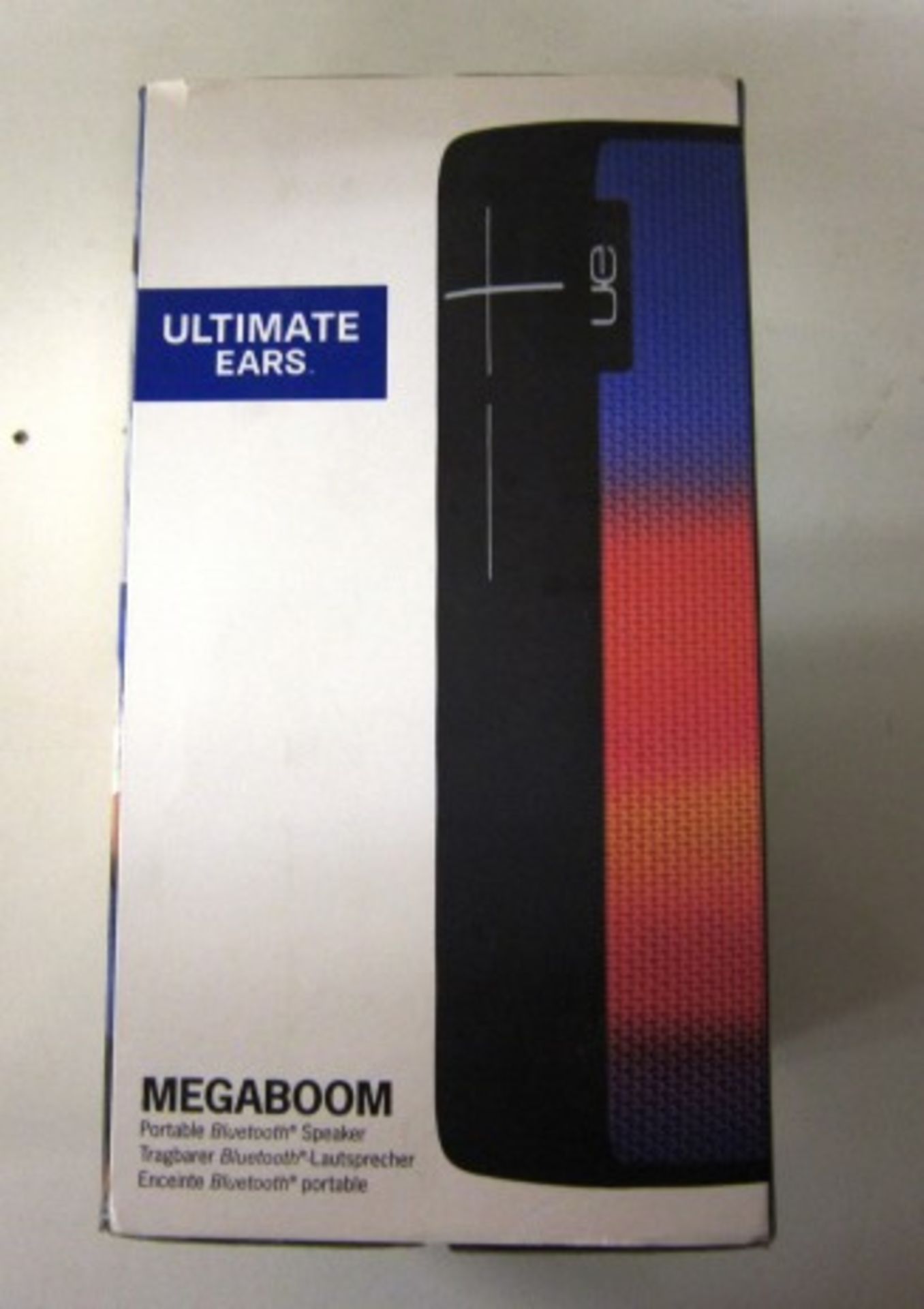 UE Megaboom portable bluetooth speaker in radiance apple custom colours. Will not charge to enable